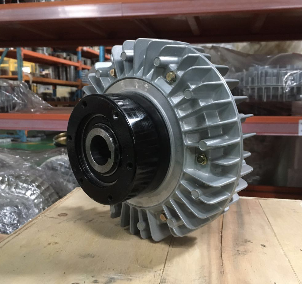 磁粉離合器跟張力控制器如何一起使用？